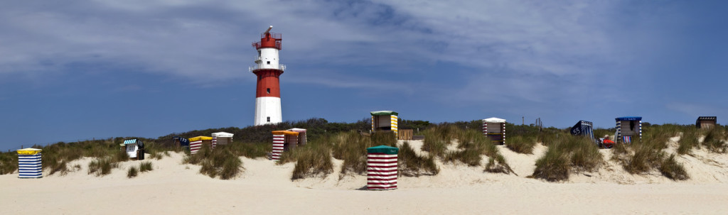 Amrum Leuchtturm mit Strandzelten