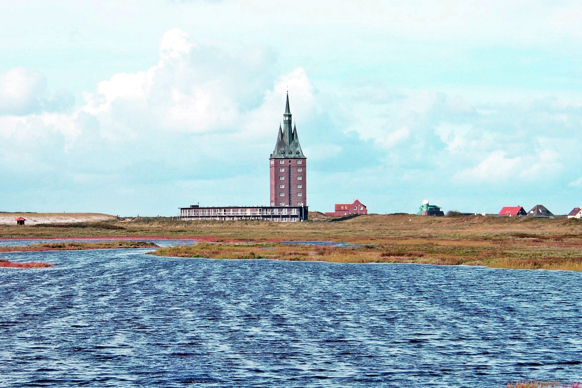 Inselbahn auf der Insel Wangerooge und der Westturm Ansichtskarte 